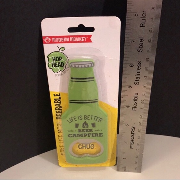 ❌MUST BUNDLE❌Silicone Bottle Key with Metal Opener-NWT - Picture 3 of 4